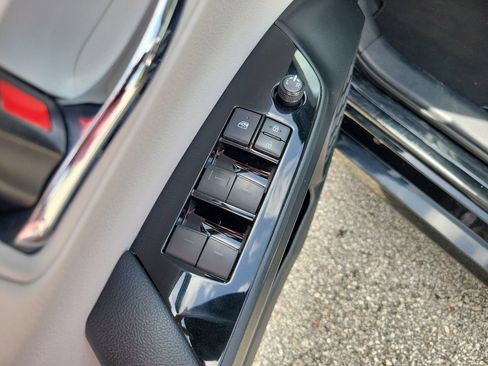 Used 2019 Toyota Prius XLE w/ Advanced Technology Package FWD image 14