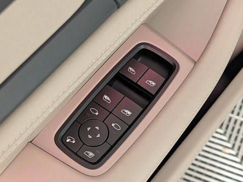 New 2026 Porsche Taycan image 27