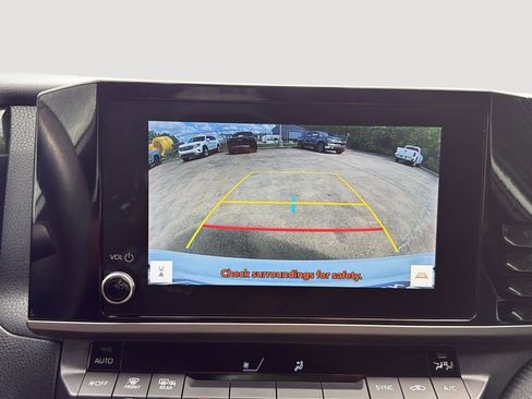 Used 2025 Toyota Camry SE image 24