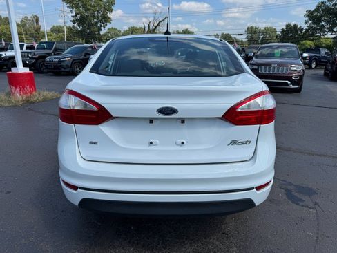 Used 2016 Ford Fiesta SE FWD image 4