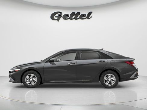 New 2026 Hyundai Elantra SE FWD image 6