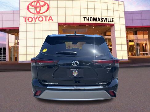 New 2026 Toyota Highlander Platinum AWD/4WD image 6