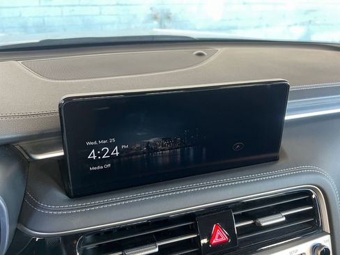 Used 2025 Genesis G70 2.5T image 24