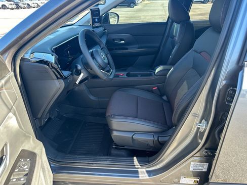 New 2026 Nissan Kicks SR image 9