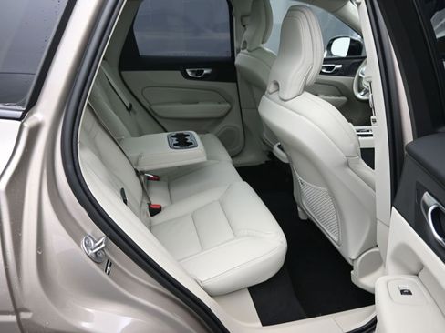 New 2026 Volvo XC60 B5 Ultra w/ Protection Package Premier image 34