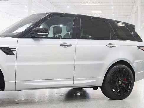 Used 2020 Land Rover Range Rover Sport HST image 3