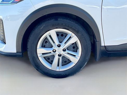 Used 2024 Nissan Kicks S image 28