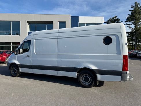 Used 2021 Mercedes-Benz Sprinter 2500 image 7