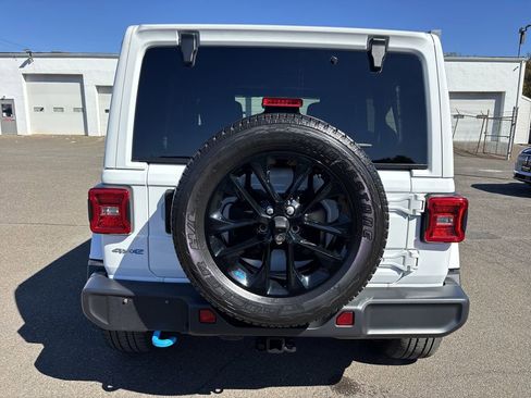 Used 2023 Jeep Wrangler Unlimited Sahara w/ Cold Weather Group image 4