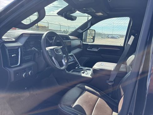 Used 2025 GMC Sierra 2500 Denali w/ Denali Reserve Package image 9