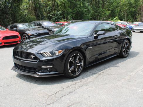 Used 2017 Ford Mustang GT Premium RWD image 4