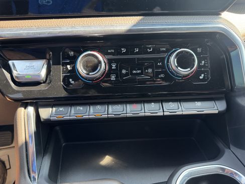 Used 2022 GMC Sierra 1500 Denali AWD/4WD image 25
