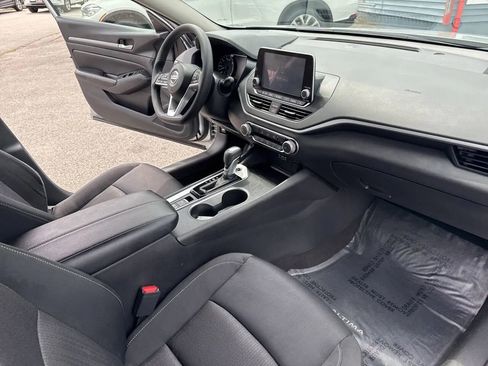 Used 2022 Nissan Altima 2.5 SV image 29