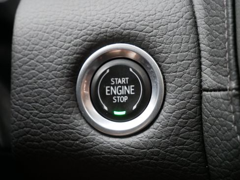Used 2021 GMC Yukon XL Denali w/ Denali Premium Package AWD/4WD image 24