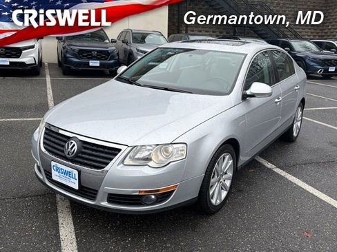Used 2010 Volkswagen Passat Komfort image 1