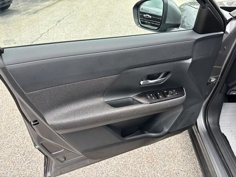 Certified 2025 Nissan Kicks SV AWD/4WD image 53