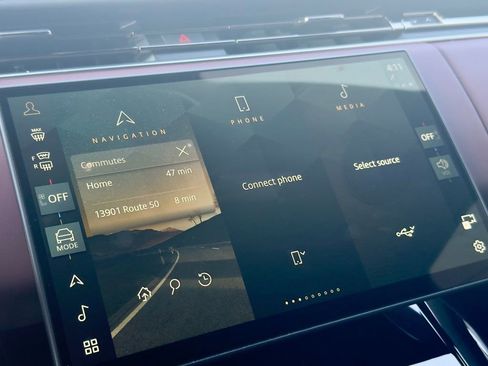 Used 2025 Land Rover Range Rover Sport Dynamic SE image 12