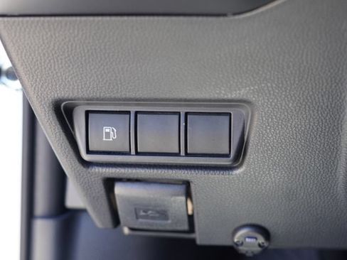 Used 2024 Toyota Prius LE FWD image 17