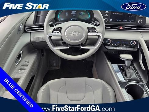 Used 2025 Hyundai Elantra Hybrid FWD image 12