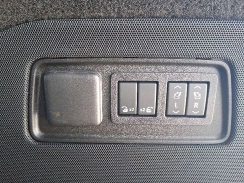 Used 2026 Cadillac Escalade Platinum Sport w/ LPO, Floor Liner Package RWD image 7
