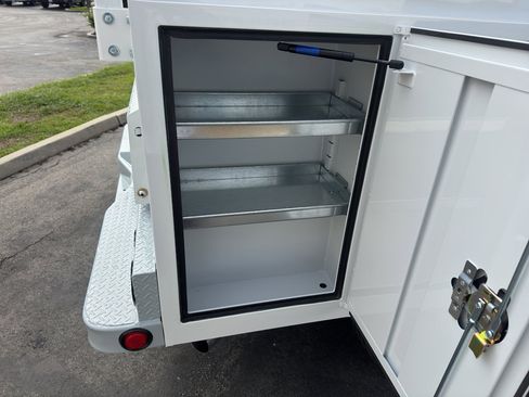 New 2026 Ford F250 XL w/ XL Chrome Package image 9