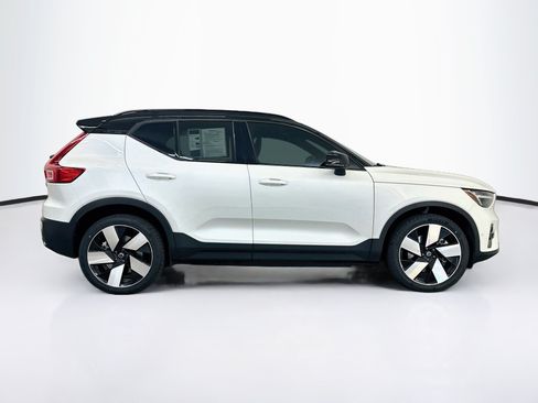 Used 2023 Volvo XC40 Recharge Ultimate AWD/4WD image 10
