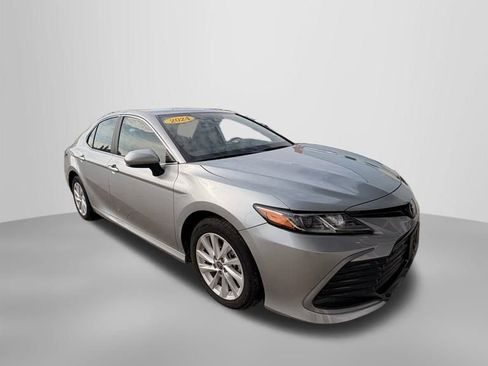 Used 2024 Toyota Camry LE image 10