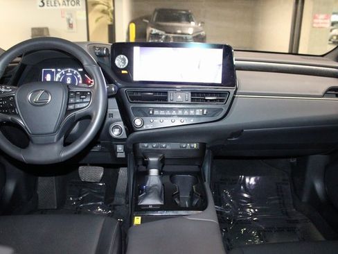 Certified 2023 Lexus ES 350 w/ Premium Package image 10