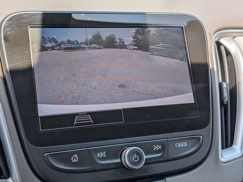 Used 2022 Chevrolet Malibu LT FWD image 23