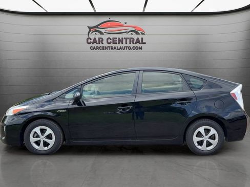 Used 2012 Toyota Prius Two FWD image 2