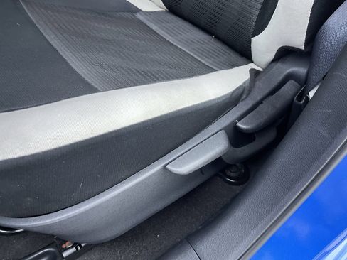 Used 2021 Nissan Versa SV FWD image 13