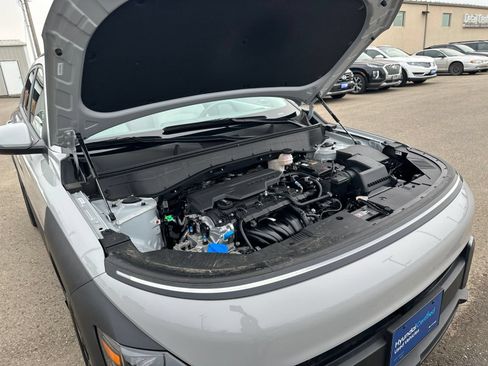 Used 2025 Hyundai Kona SEL AWD/4WD image 38