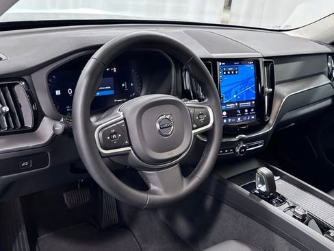 Certified 2025 Volvo XC60 B5 Core AWD/4WD image 10