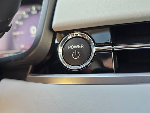 New 2025 Mitsubishi Outlander SEL image 9