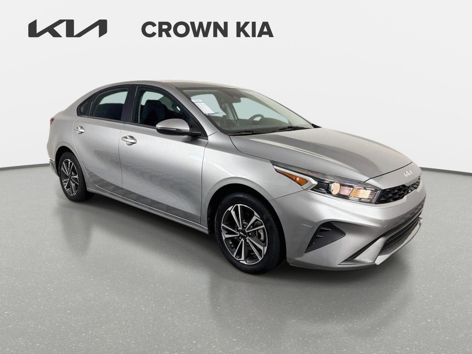 Used 2024 Kia Forte LXS w/ LXS Technology Package FWD image 3