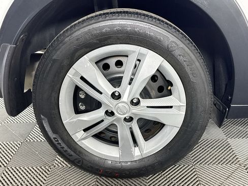 Used 2021 Nissan Kicks S image 58