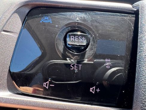 Used 2025 Nissan Murano SL AWD/4WD image 17