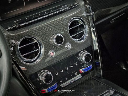 Used 2020 Rolls-Royce Cullinan Black Badge image 16