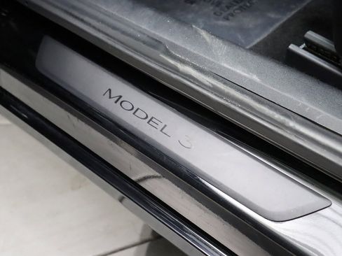 Used 2023 Tesla Model 3 Standard Range image 23