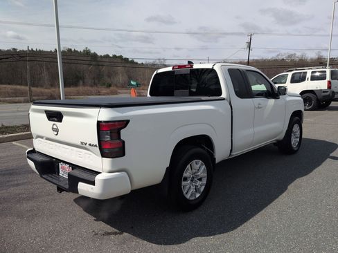 Used 2024 Nissan Frontier SV w/ SV Convenience Package image 5