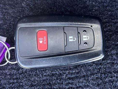Used 2023 Toyota Highlander L FWD image 21