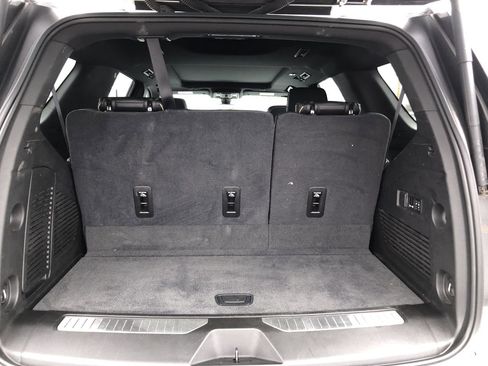 Used 2021 Chevrolet Tahoe Premier w/ Premium Package image 9