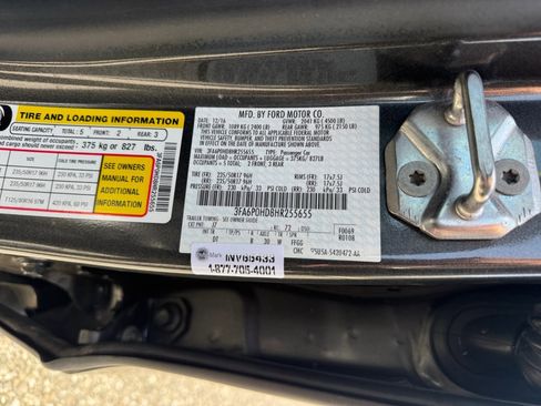 Used 2017 Ford Fusion SE w/ Fusion SE Technology Package FWD image 21