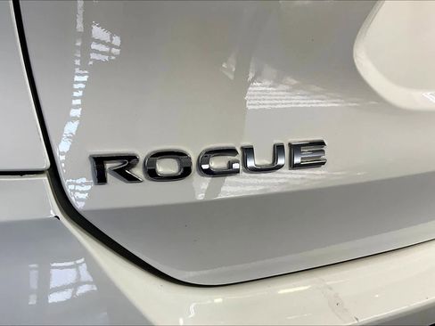 Used 2019 Nissan Rogue S image 26