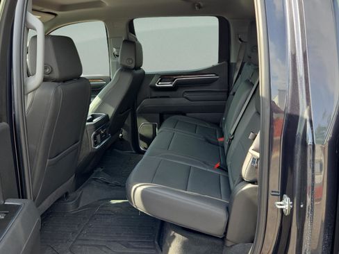 Used 2025 GMC Sierra 1500 Elevation w/ Elevation Premium Package RWD image 10