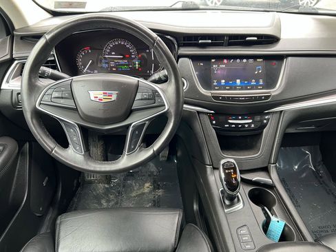 Used 2017 Cadillac XT5 Premium Luxury image 17