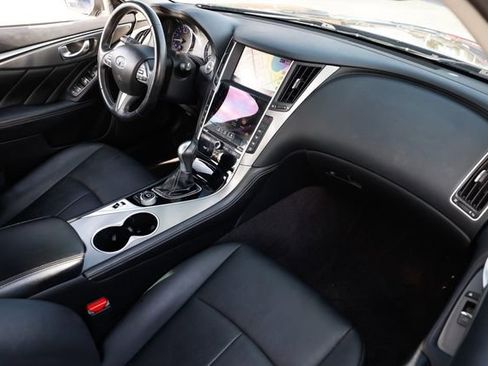 Used 2017 INFINITI Q50 Signature Edition w/ All Weather Package (L93) image 21
