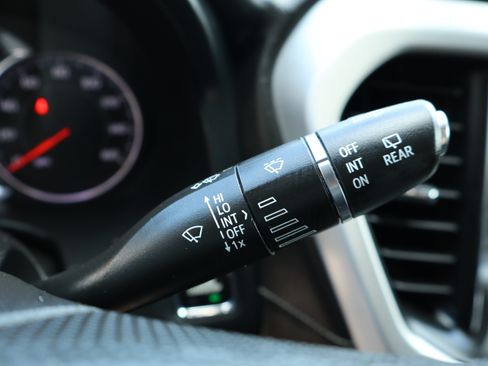 Used 2023 GMC Acadia SLE FWD image 58