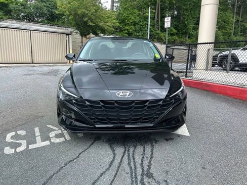 Used 2023 Hyundai Elantra SEL FWD image 2