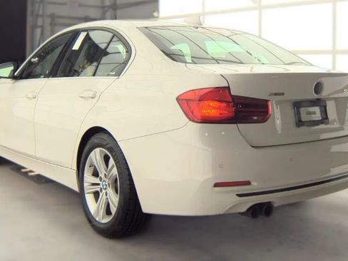 Used 2017 BMW 330i xDrive Sedan AWD/4WD image 4